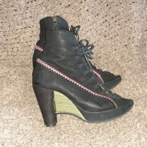 JOHN FLUEVOG-WRITES Angelou-Black Nubuck Leather-Peep-Toe-SZ 7-Excellent - Picture 6 of 11